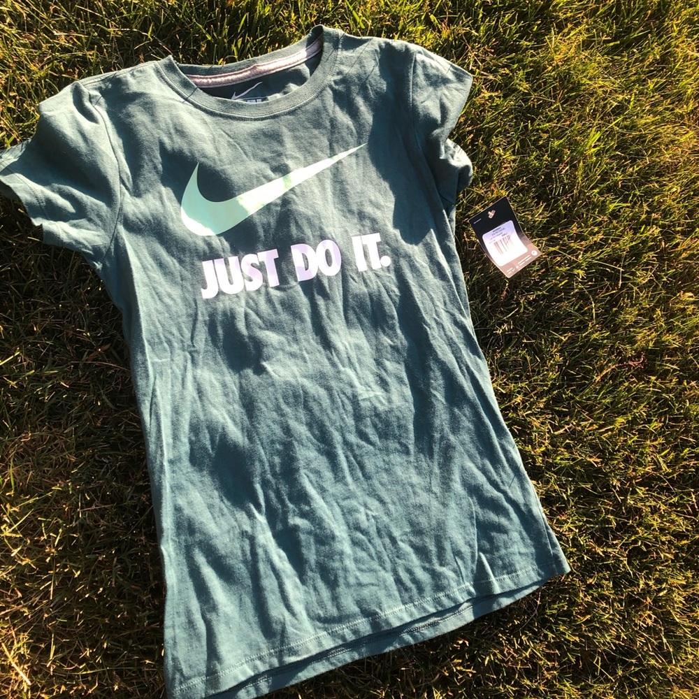 Nike tshirt
